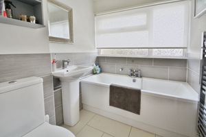 Family bathroom- click for photo gallery